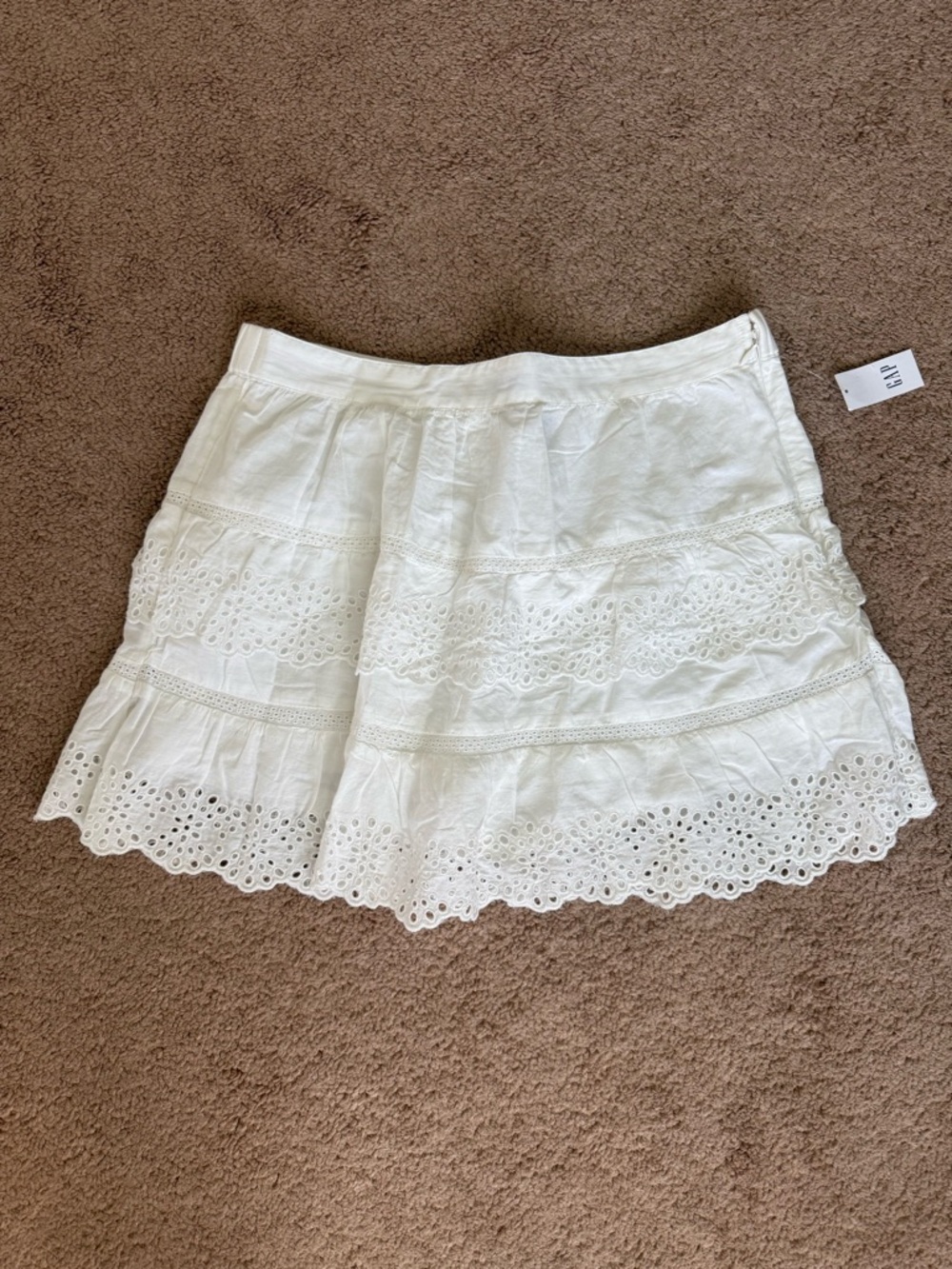 GAP NWT White Eyelet Tiered Mini Skirt Size Small Cotton